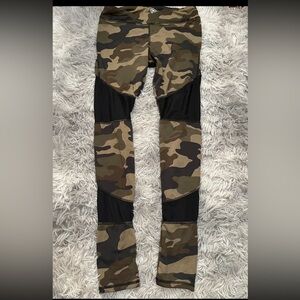Used camo print leggings
